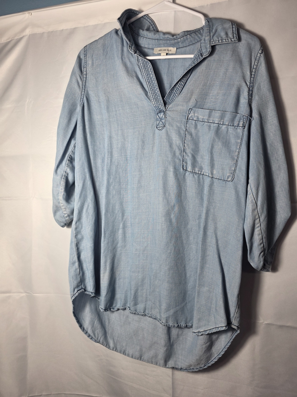 Skies Are Blue Pale Blue Chambray Shirt Medium Pullover Lightweight